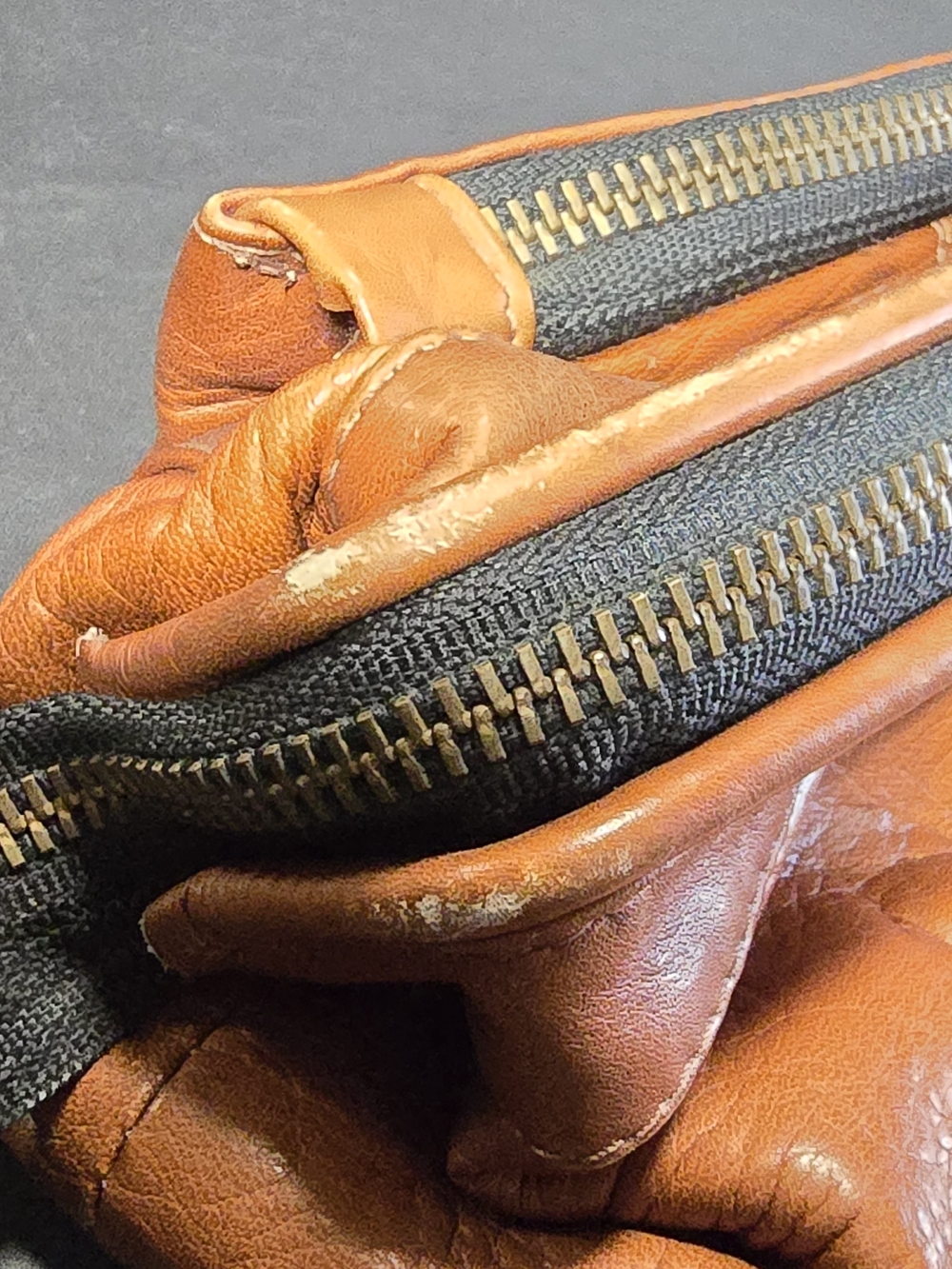 Frye Clutch Mens Small Brown Leather Zip Travel Toiletry Dopp Kit Bag Pouch - Picture 10 of 15